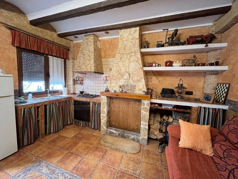 Foto 93ccd816-fede-4cdd-a92b-5f98e60c33ab. Maison jumelée dans Sax