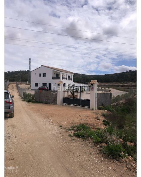Foto 1f51c0d3-db69-49e5-bc61-3436a39b74c0. Casa a Pinoso