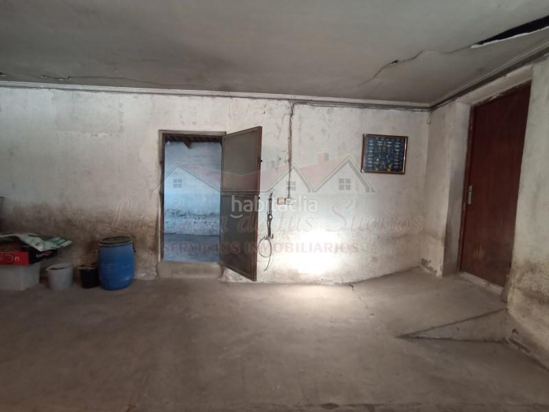 Foto 49178269-4f1e-42c6-b50d-2fbe059e43d3. Casale in Sax