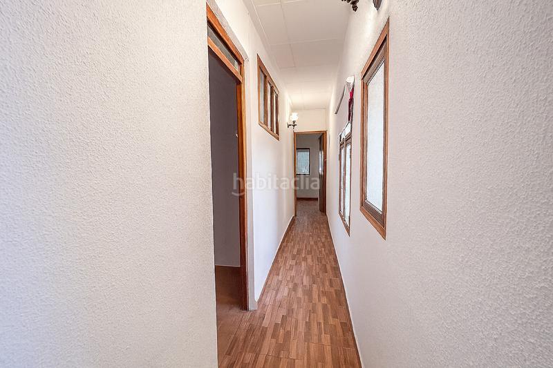 Foto a48030c2-df3b-42a7-b429-19c84ebb26d5. Casa adossada amb aparcament a Sax