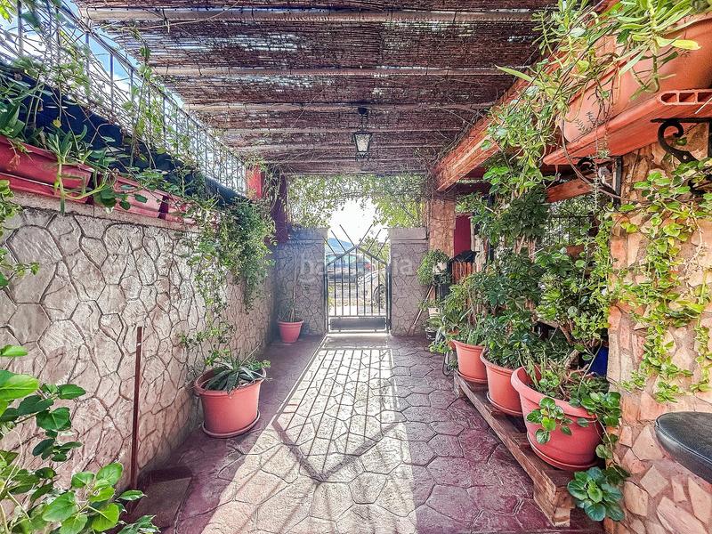 Foto a51900f9-3839-4d92-8195-bb9e1d34ee63. Casa adossada amb aparcament a Sax