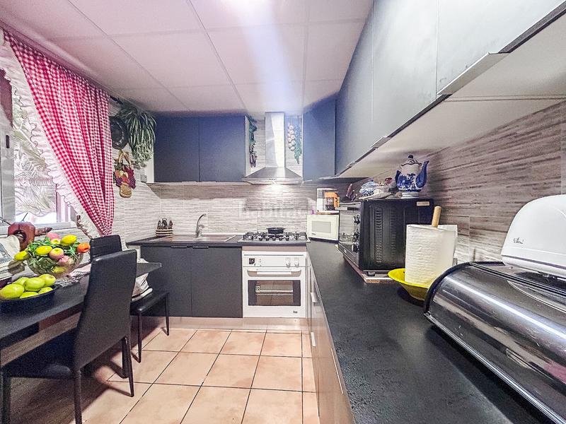 Foto a875690a-6051-4b62-ad3b-52c94874e502. Casa adossada amb aparcament a Sax