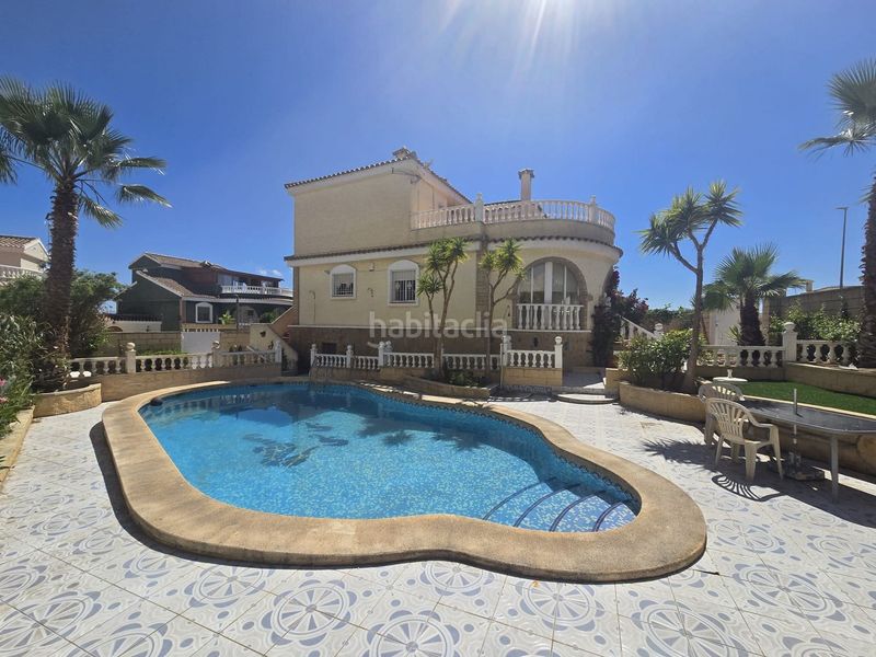 Foto a2f0d2e8-e378-4b8e-a1f3-e83a450af825. Casa a Monforte del Cid