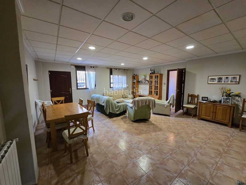 Foto d7ba3735-265d-4524-ad84-ce0a9b57e99b. Casa adossada a Salinas