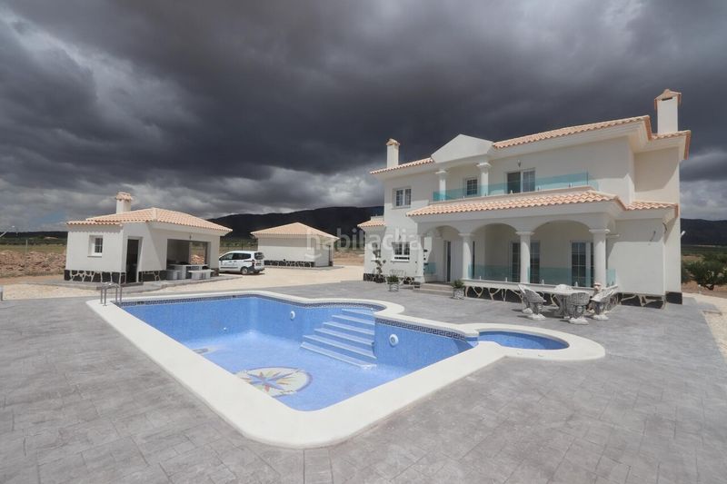 Foto b138a984-0ef1-481b-9fbe-d0bb6042f343. Casa a Pinoso