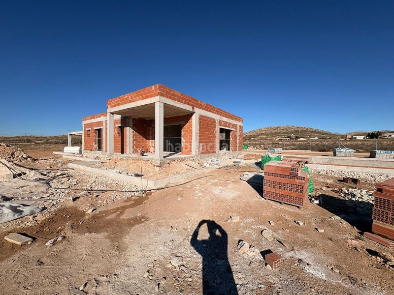 Foto 0915bece-5552-4a36-afba-c52fa1ada870. Casa amb aparcament a Jumilla