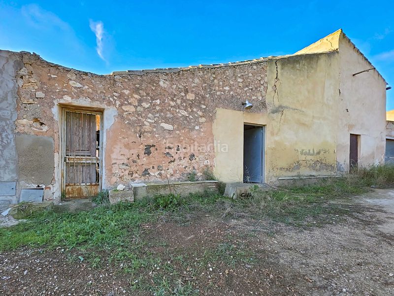 Foto 4c8eccf1-71a9-45b3-908a-13ef48252239. Casa adossada amb aparcament a Jumilla