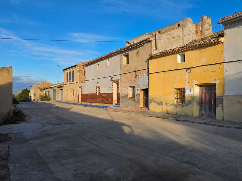 Foto 7a5d9084-a5c1-41d1-86d4-274ee201be6c. Casa adossada amb aparcament a Jumilla