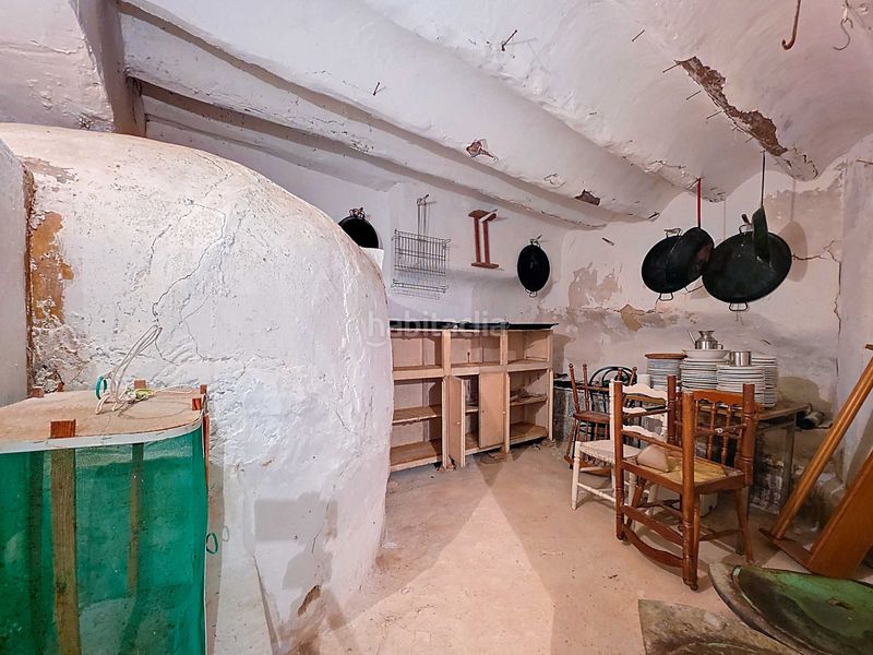 Foto bff38532-c3bb-44b9-a3da-21d14e3b48a3. Casa adossada amb aparcament a Jumilla