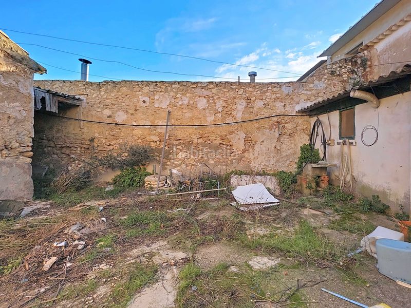 Foto bffa9061-2009-4b82-be63-ad8c02da91e1. Casa adossada amb aparcament a Jumilla