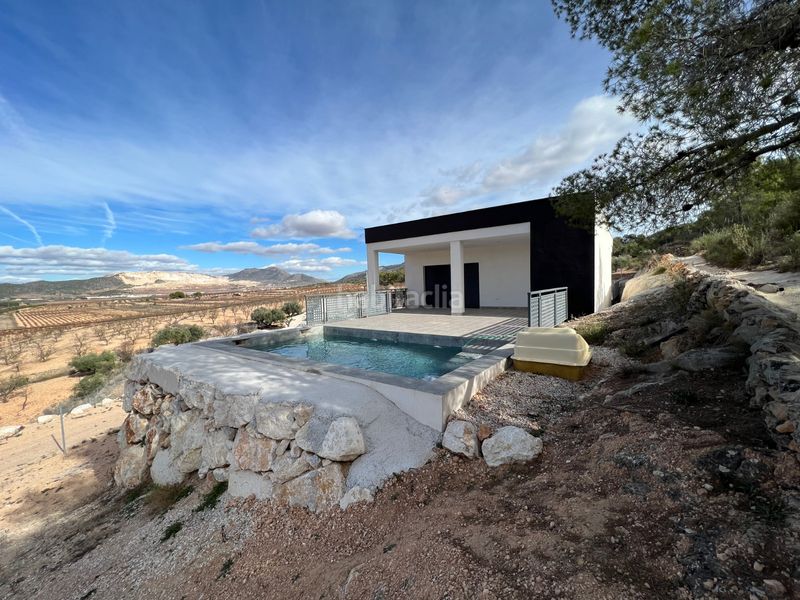 Foto 8e63f485-b610-4144-9dd5-cd513f039440. Casa amb aparcament a Abanilla