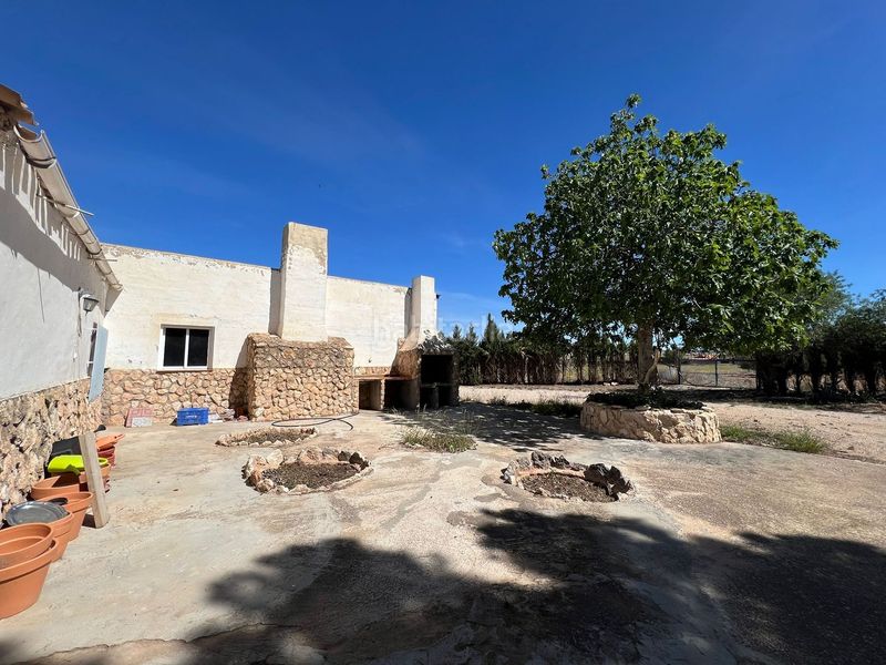 Foto f516fce9-dd10-4c7b-9eee-a1e747966139. Casa a Yecla