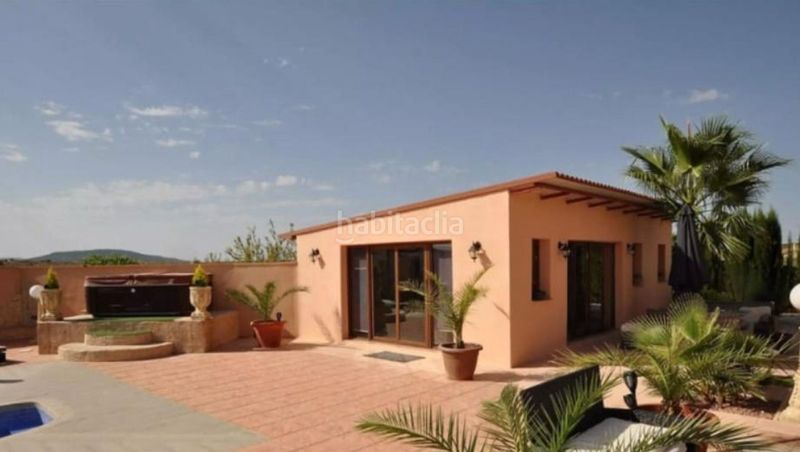 Foto de4ed1fb-bde0-46d2-ac88-28b229df5c35. Casa a Pinoso