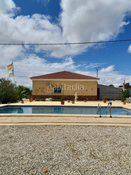 Foto 2e710b7c-4022-405e-8a8a-fb559bf586d0. Casa amb aparcament a Pinoso