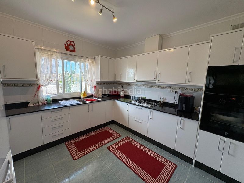 Foto 453525ea-4e5e-4360-99b3-e586a8aeee21. Casa amb aparcament a Pinoso