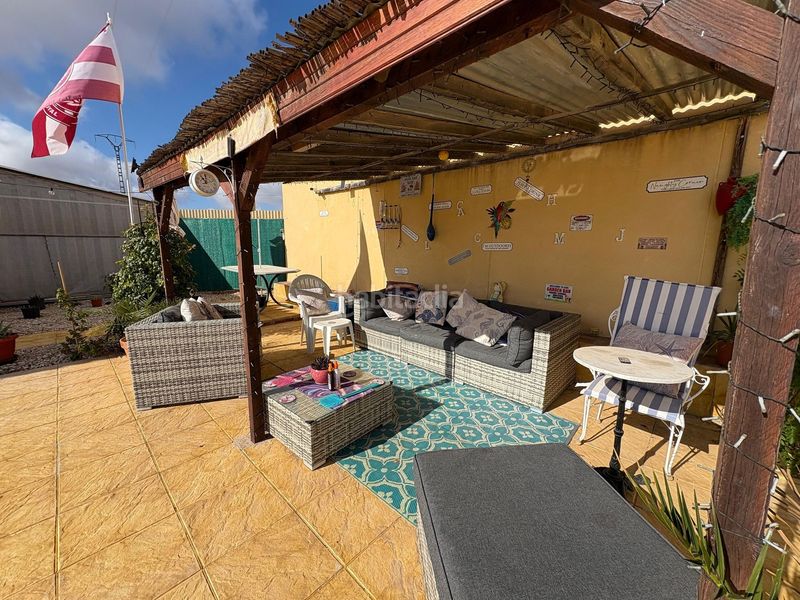 Foto be38b7b4-265e-43fa-9d7f-a397a7efe34b. Casa amb aparcament a Pinoso