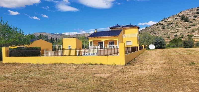 Foto 3602240a-54cc-444e-8639-187d2c041f2a. Casa amb aparcament a Romana (la)