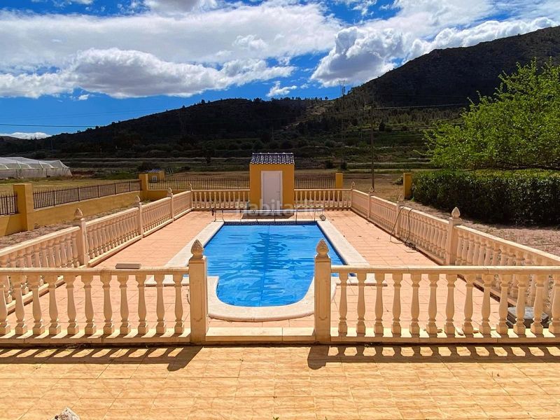 Foto 3b5a29d3-a7c0-4eb1-99ac-012de28ca930. Casa amb aparcament a Romana (la)