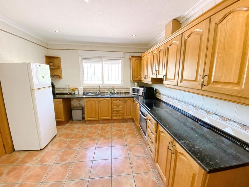 Foto c939dc3e-4dab-4a52-8aa7-b2380c110b02. Casa amb aparcament a Romana (la)