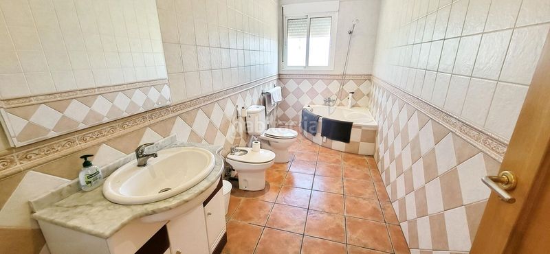 Foto d6aefee0-6013-4f91-8478-f3fecf9c5126. Casa amb aparcament a Romana (la)