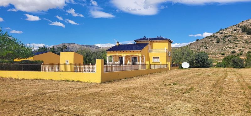 Foto eb5bd281-2c8a-490f-a0a1-c64fa2b187ed. Casa amb aparcament a Romana (la)