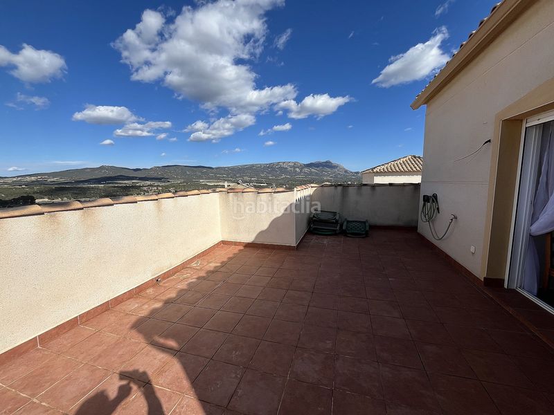 Foto a5797f8a-ac2c-4aa8-95fe-a5a40ba732eb. Casa amb aparcament a Castalla