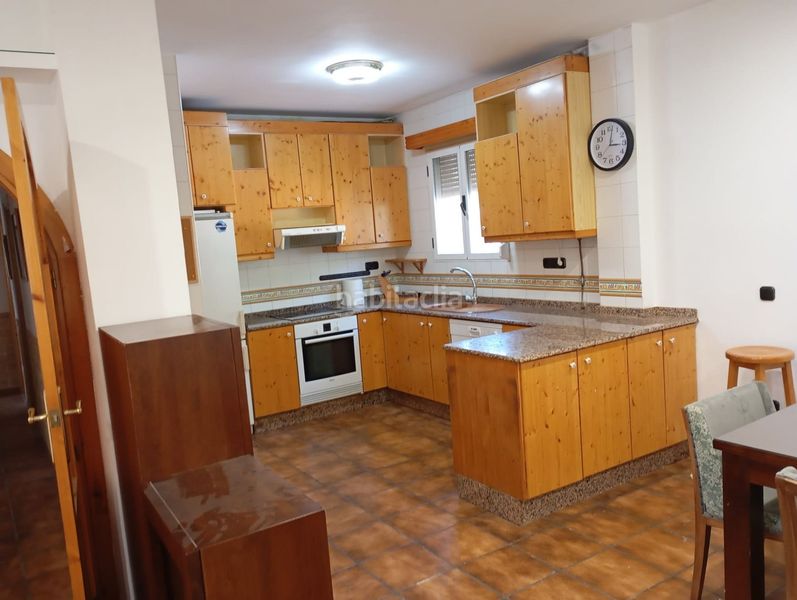 Foto 76fc1a43-c972-4b24-83d7-7cda135e690b. Casa amb aparcament a Yecla