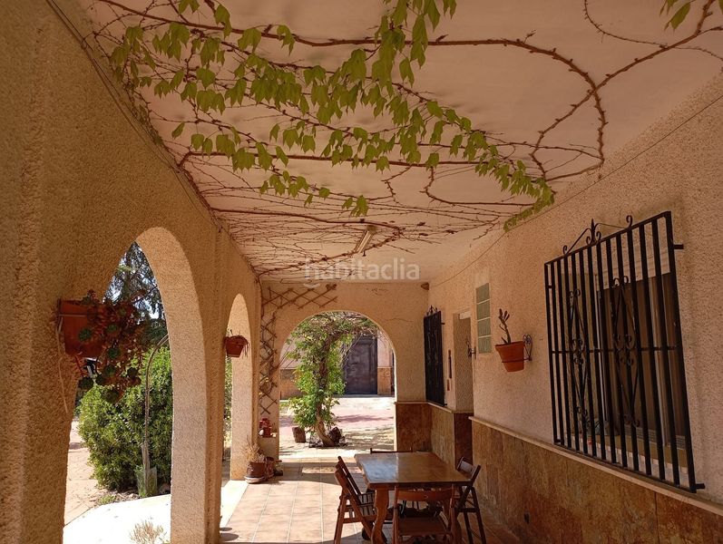 Foto 88e4efbf-764d-46e0-9561-64e081b17bb1. Casa amb aparcament a Yecla