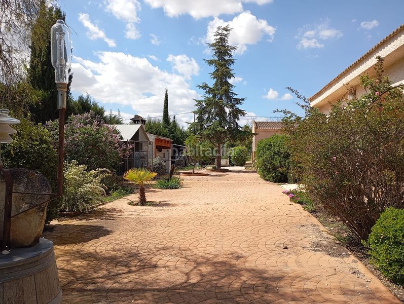 Foto 8fa69942-49cc-402a-95d8-8209355ce259. Casa amb aparcament a Yecla