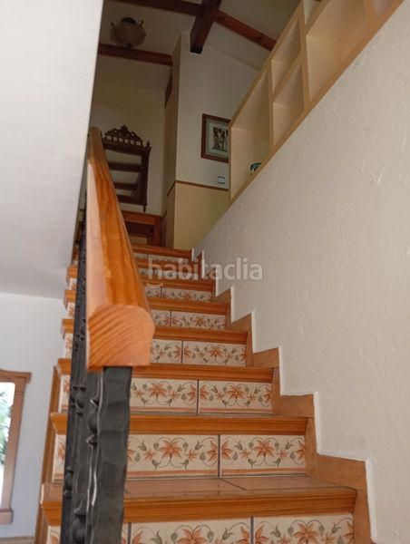 Foto d8b87cf4-9418-47b4-883e-262d15bb3441. Casa amb aparcament a Yecla