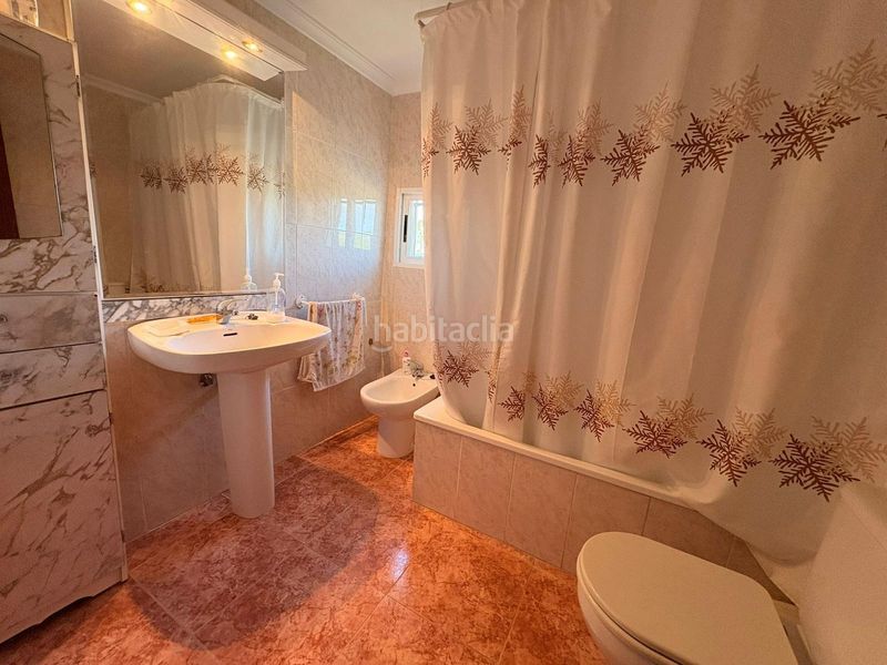 Foto 034bd2fa-4f64-4a60-934c-576c477f1283. Casa amb aparcament a Yecla