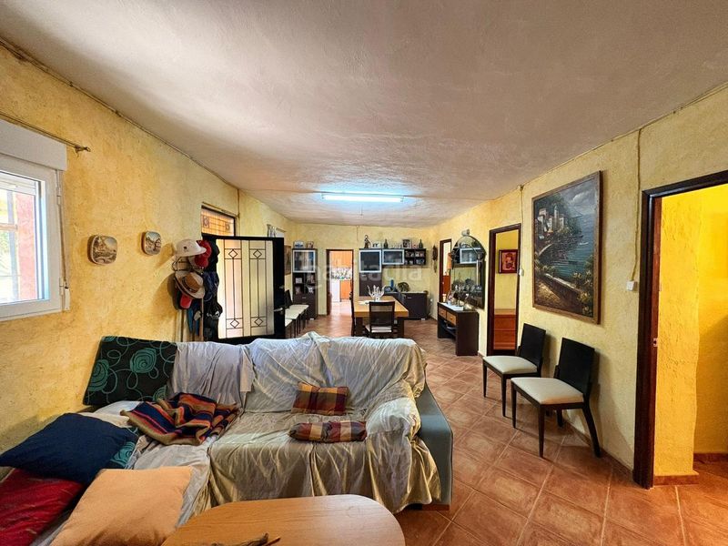 Foto 706afd0a-b366-444f-8605-e3129ba80948. Casa amb aparcament a Yecla