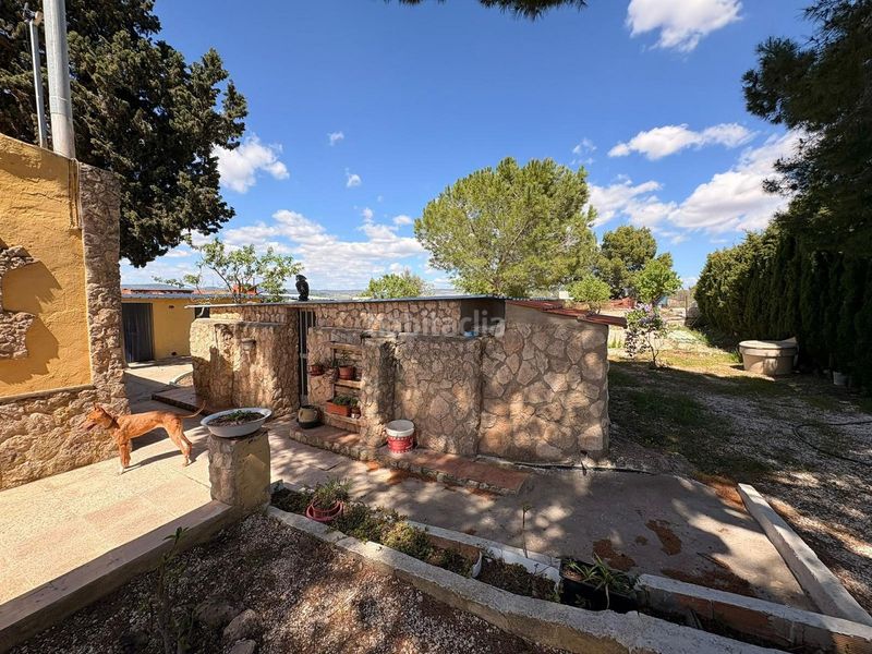 Foto a9a94c3c-215a-4edc-9db0-30a33a514afa. Casa amb aparcament a Yecla