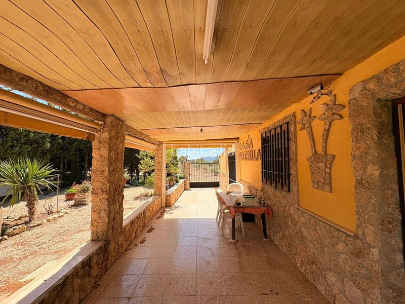 Foto b721c012-33a0-4876-94c7-5a4980a85921. Casa amb aparcament a Yecla