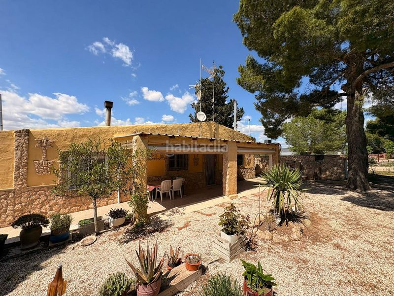 Foto e1682826-12b9-4cb1-b0b0-995c329c2fd0. Casa amb aparcament a Yecla