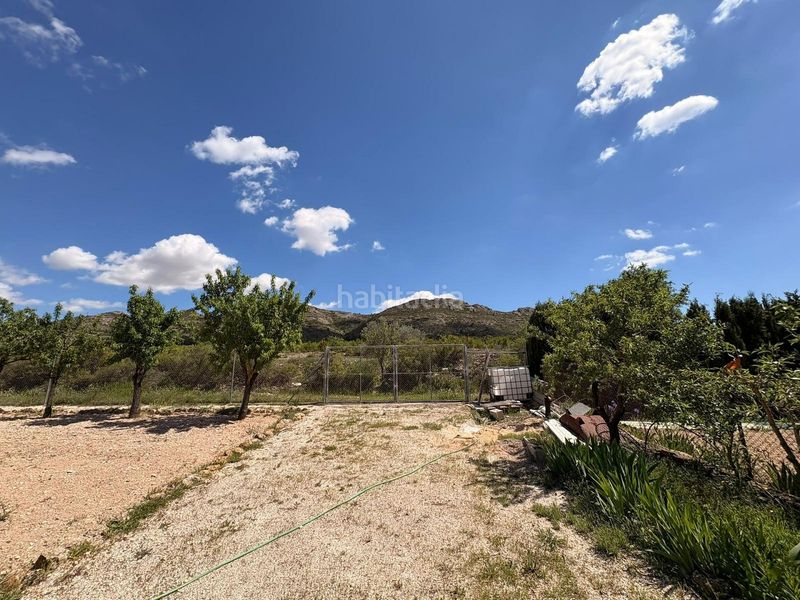 Foto f699aa09-fd08-4952-9a65-27ba9f51132d. Casa amb aparcament a Yecla