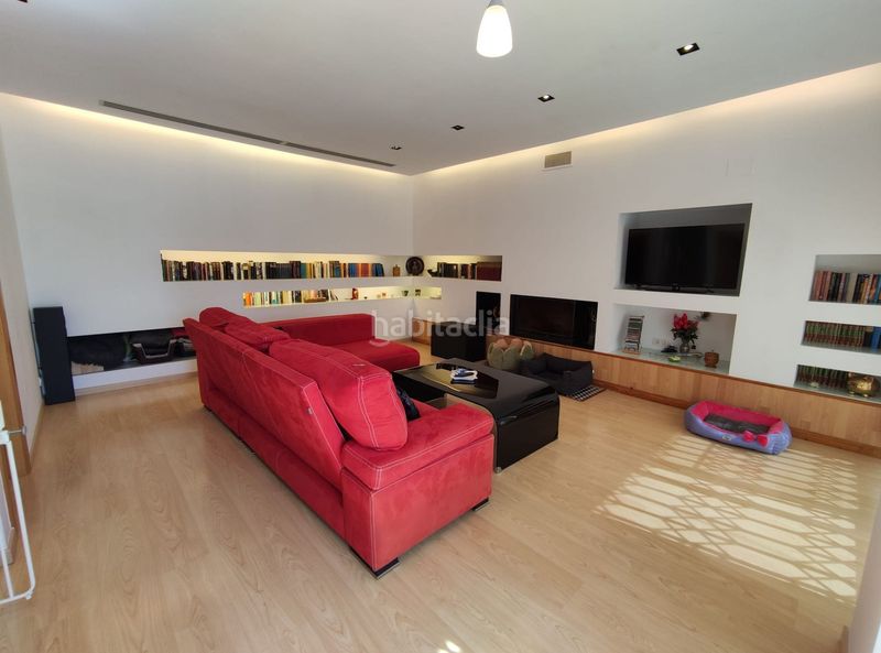 Foto ba12a1a3-7f88-4286-bb69-97fbac9af1ba. Àtic a Plaza Castelar - Mercado Central Elda