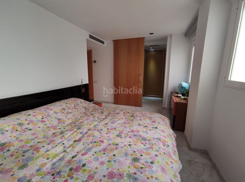 Foto c51b4bfa-d6b8-49c8-b83d-d249facea8a2. Àtic a Plaza Castelar - Mercado Central Elda