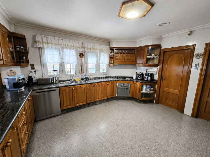 Foto b5d6a527-0870-48bd-9c15-6eb754857a3d. Casa amb aparcament a Sax