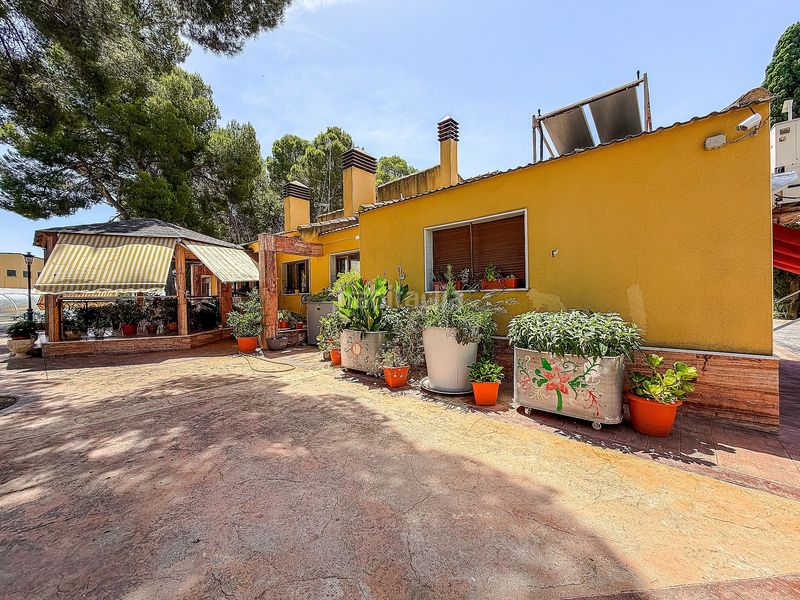 Foto 0b41ff53-f67d-4b34-89cf-859bfc070c4d. Casa amb aparcament a Yecla