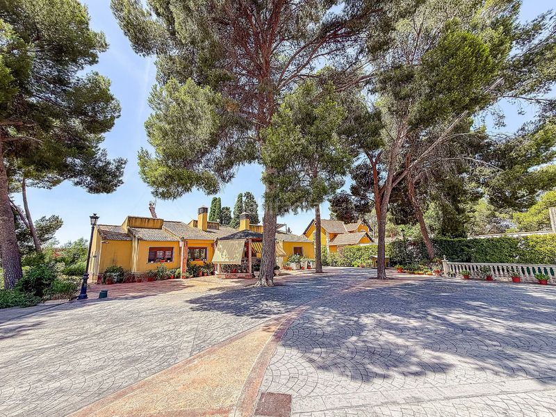 Foto 50c8cd00-c5b0-4ee1-9f06-778e02061e61. Casa amb aparcament a Yecla