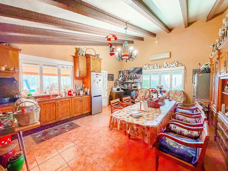 Foto 5a17095a-d1e8-487d-b615-cc2ab97c55cb. Casa amb aparcament a Yecla