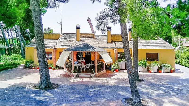 Foto 5f30834e-f842-4d4a-b803-eb03bf332887. Casa amb aparcament a Yecla