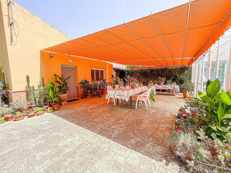 Foto a79e3ef8-79d2-4df4-b19b-15ccad5d45b9. Casa amb aparcament a Yecla