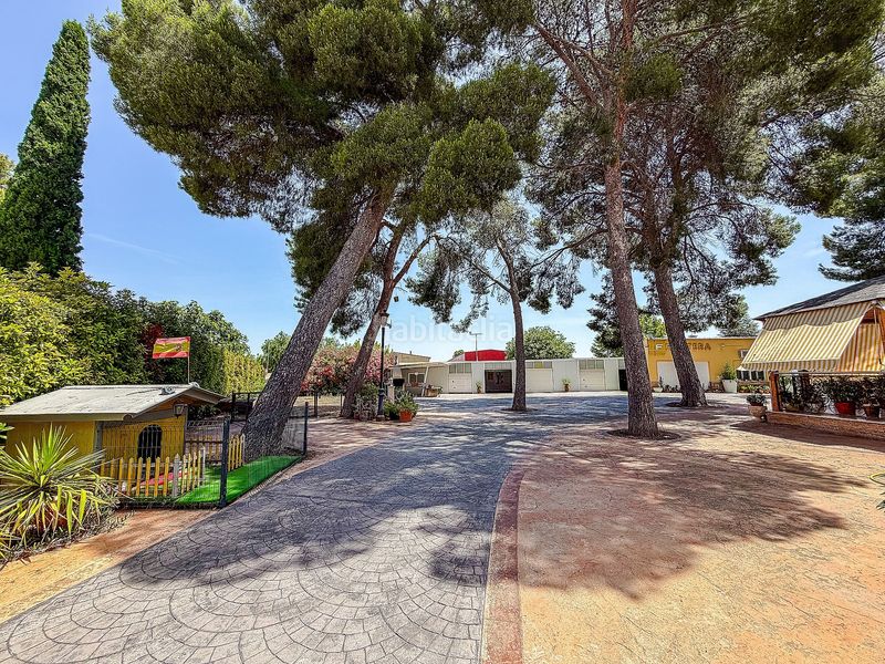 Foto eecf701f-26cb-4ea9-be0a-24469e5ead3a. Casa amb aparcament a Yecla