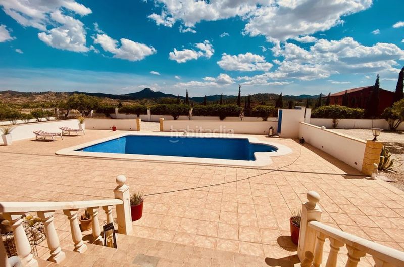 Foto ce6e021e-27d7-4a6a-ba09-b1a98b92617f. Casa amb aparcament a Abanilla