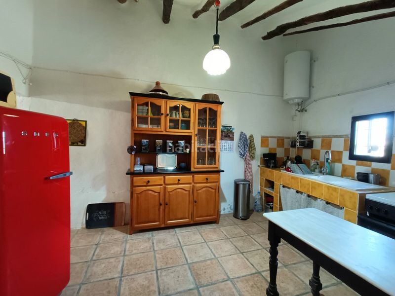 Foto b948f879-cf7f-483d-a8a8-40d8b9530065. Casa amb aparcament a Abanilla