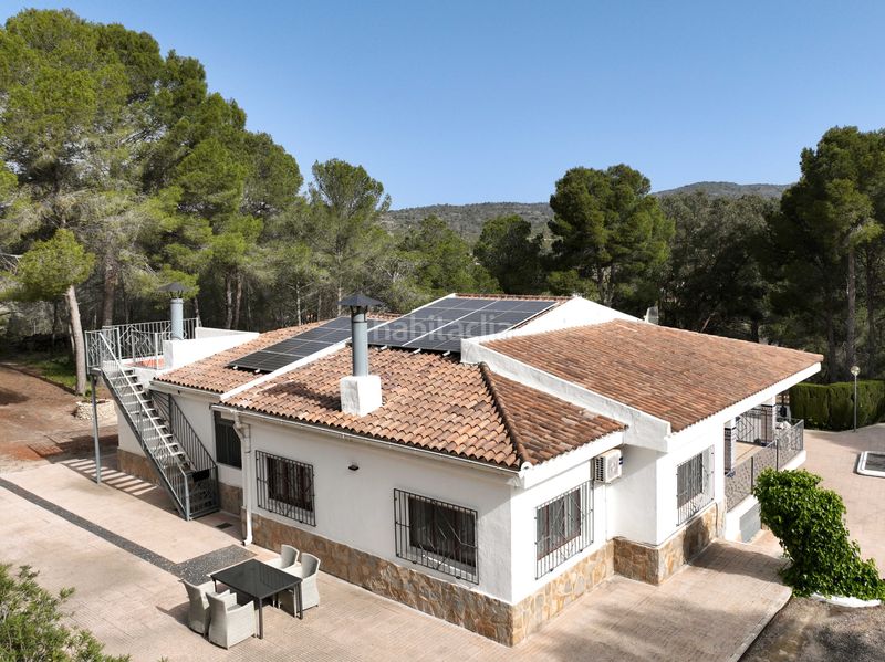 Foto 789c0d7d-89a0-498f-b1cb-5e664d33f38d. Casa amb aparcament a Monòver