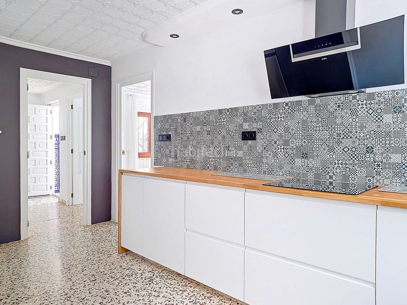 Foto 9e3e9cf8-eb78-426f-bff8-3da5c5ddb94f. Casa amb aparcament a Monòver
