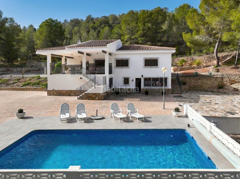 Foto a63cb2a0-a6c2-4d67-a643-6c9b165f59d5. Casa amb aparcament a Monòver